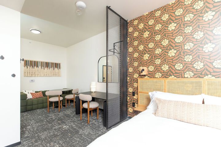 Room 92 of 110