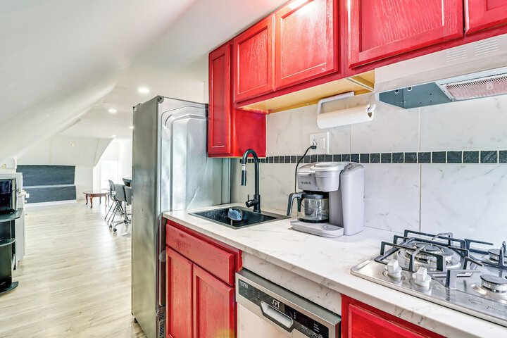 Walkable Abode in Stroudsburgs Business District!