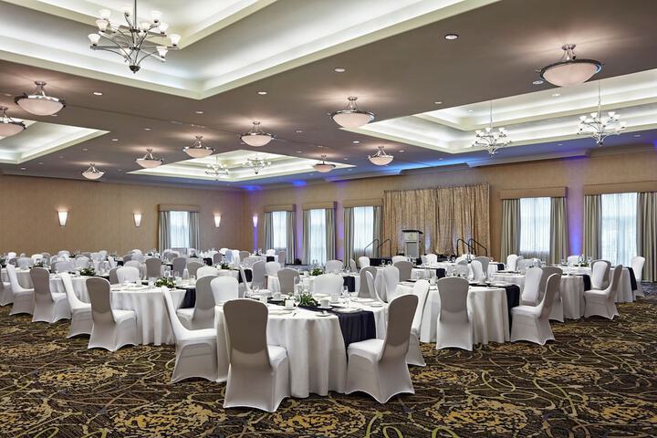 Ballroom/Hall 56 of 60