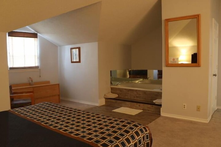Room 35 of 62
