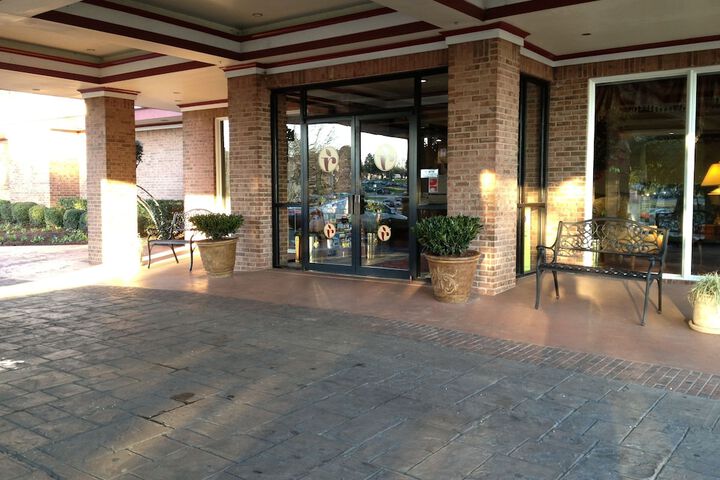Hotel 7 of 64