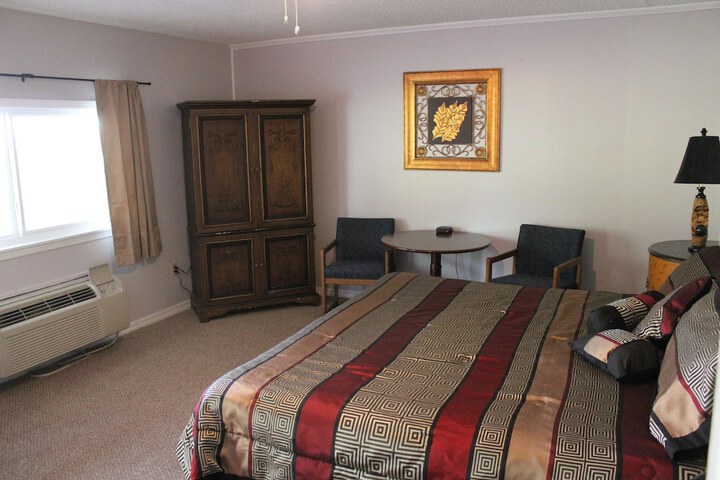 Room 136 of 219