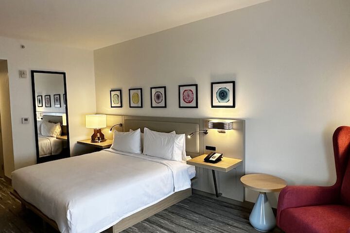 Room 14 of 26