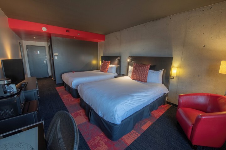 Room 42 of 61