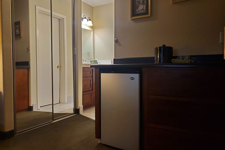 Room 10 of 29