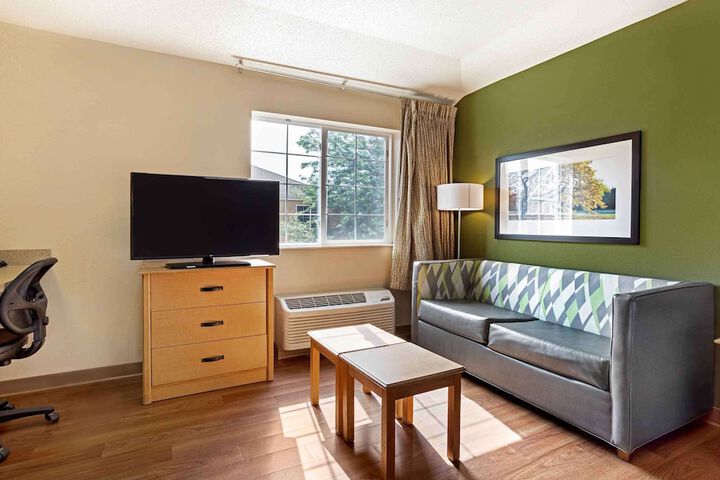 Room 12 of 37