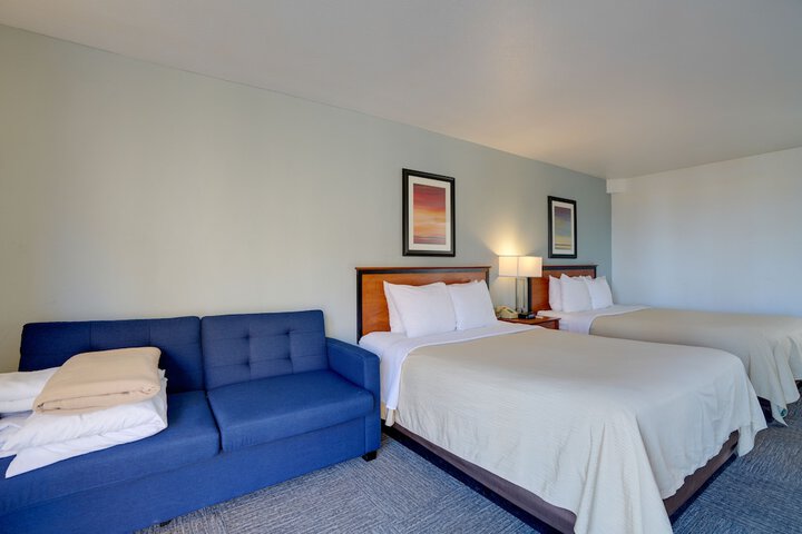 Room 9 of 16