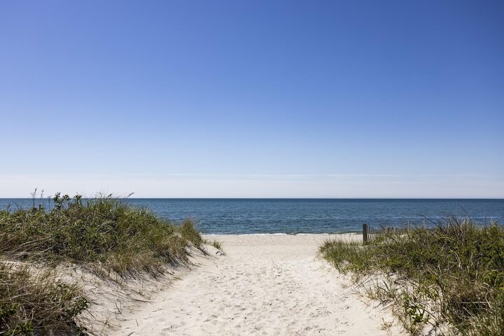 Red Jacket Beach Resort