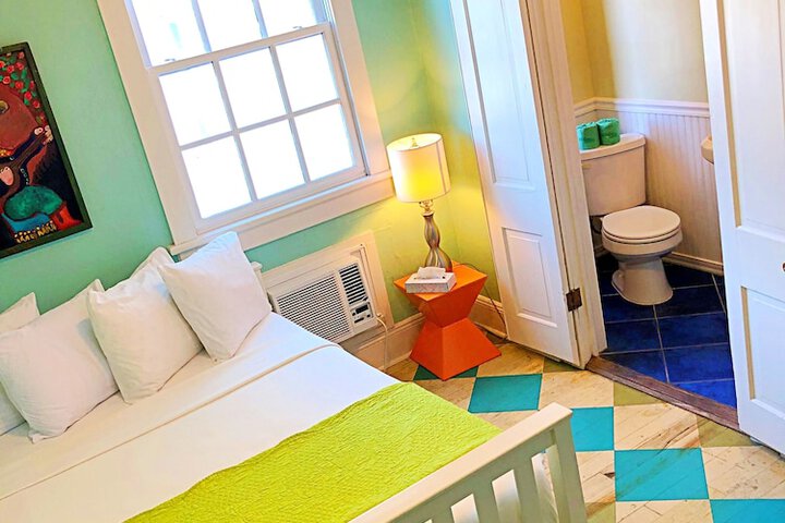 Room 40 of 100