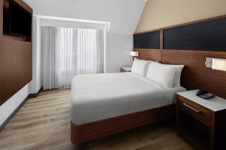 Room 32 of 50