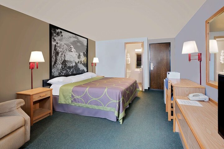 Room 12 of 18