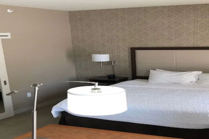 Room 22 of 34