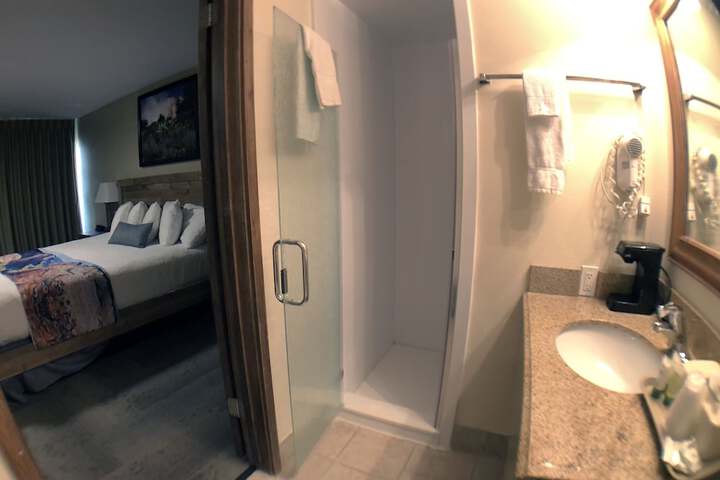 Room 40 of 84