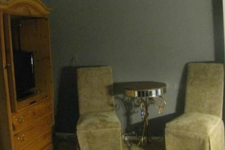Room 11 of 20
