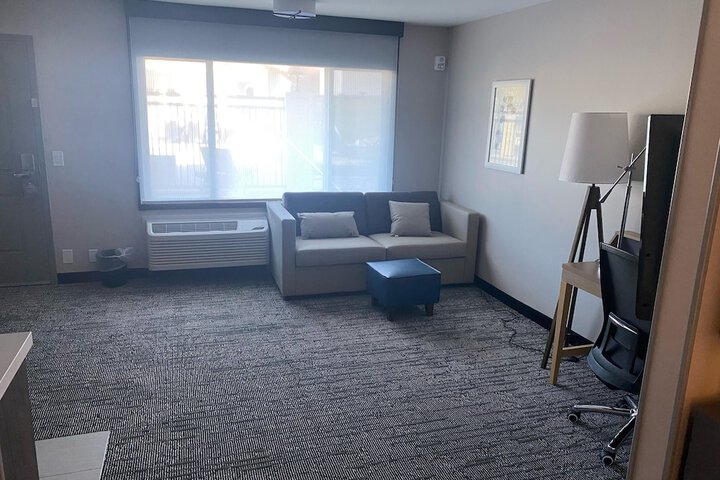 Room 36 of 59