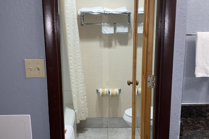 Room 16 of 37