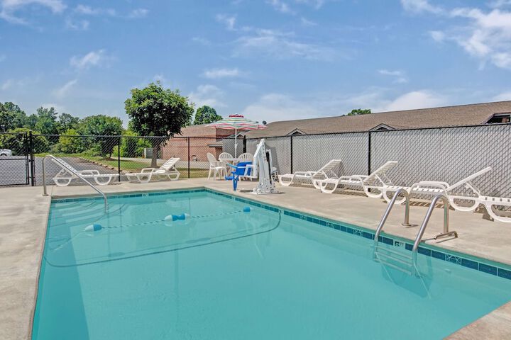 Pool 4 of 14