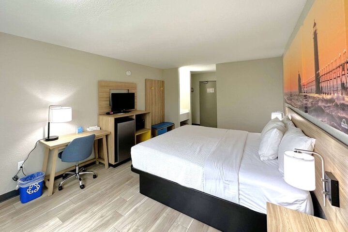 Room 14 of 24