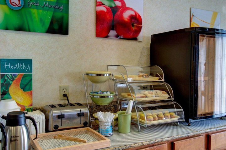 Breakfast/Coffee Service 24 of 31