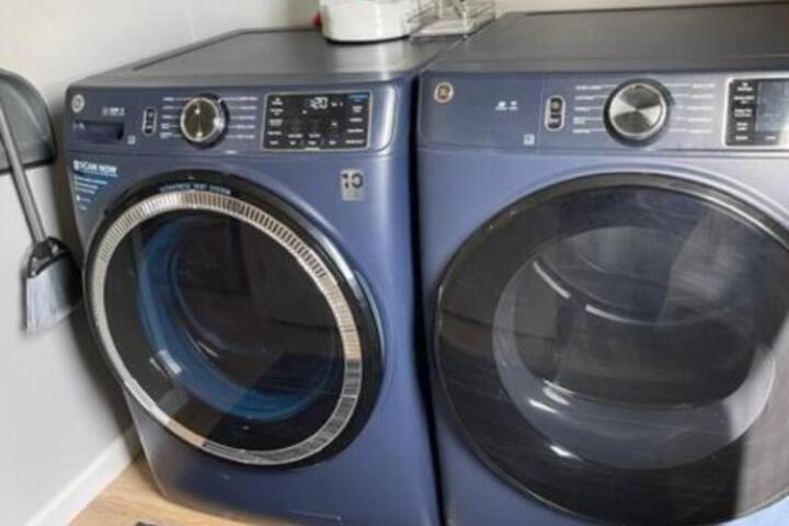 Birdie Mae - 2 bedroom House in DT Hamilton