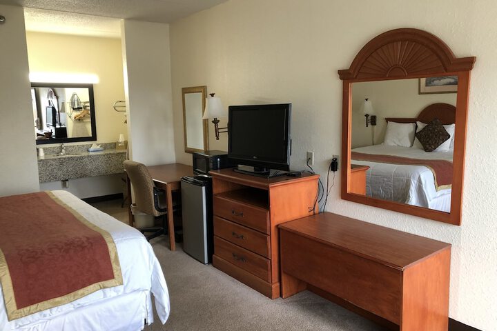 Room 22 of 34
