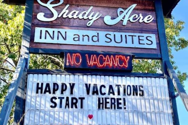 Shady Acre Inn and Suites