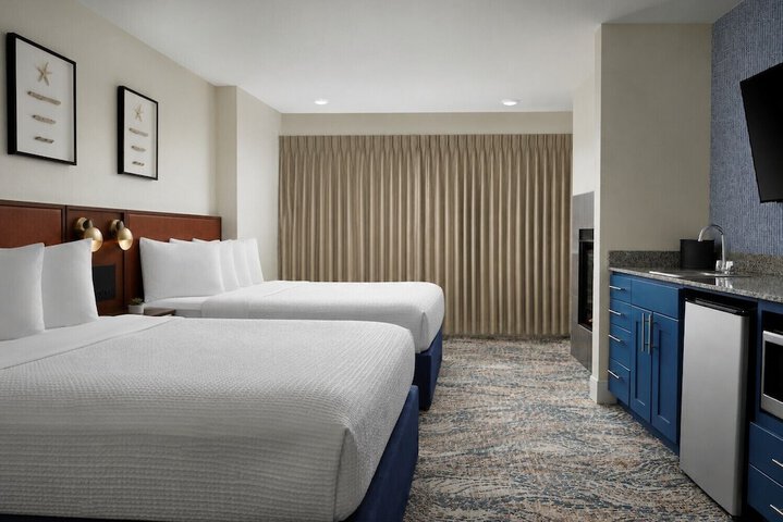 Starfish Manor Oceanfront Hotel