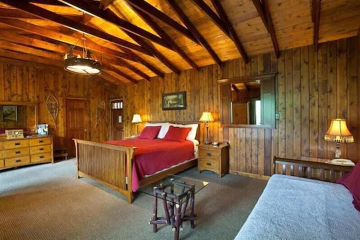 Room 22 of 65
