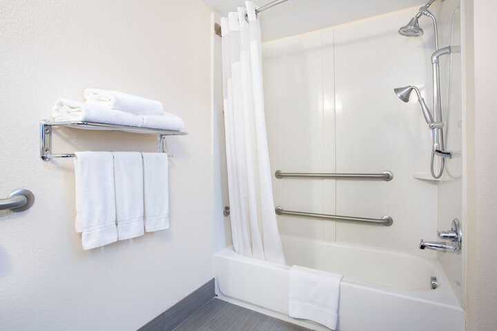 Room 42 of 60