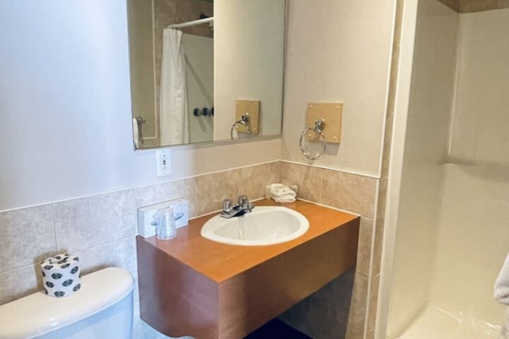 Falcon Motel Brossard