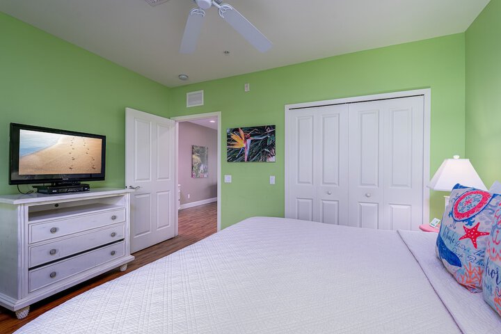 Room 200 of 345