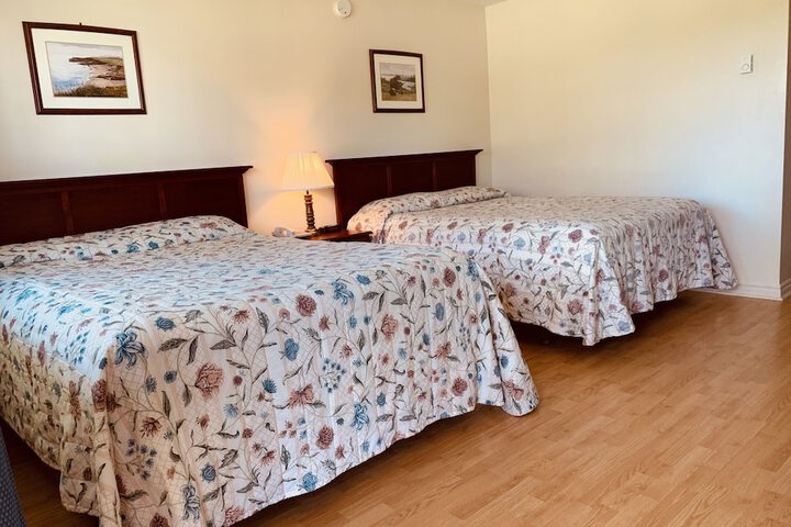 Room 28 of 103