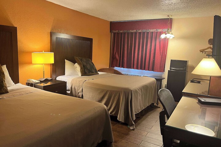 Room 30 of 32