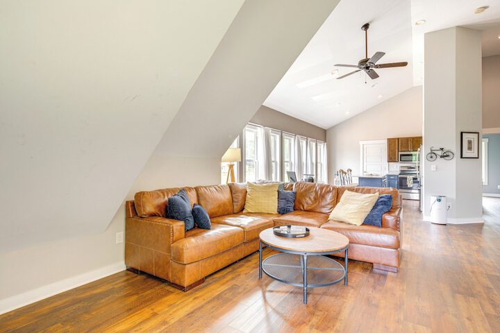 Serene Travelers Rest Apartment: 7 Mi to Downtown!