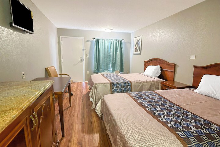 Room 27 of 67