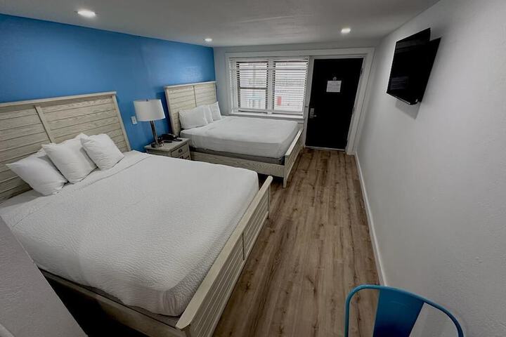 Room 35 of 122
