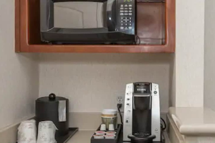 Room 6 of 31