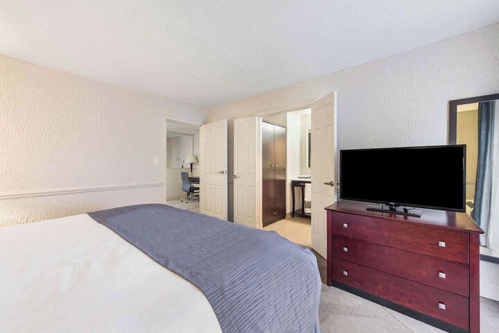 Room 22 of 38