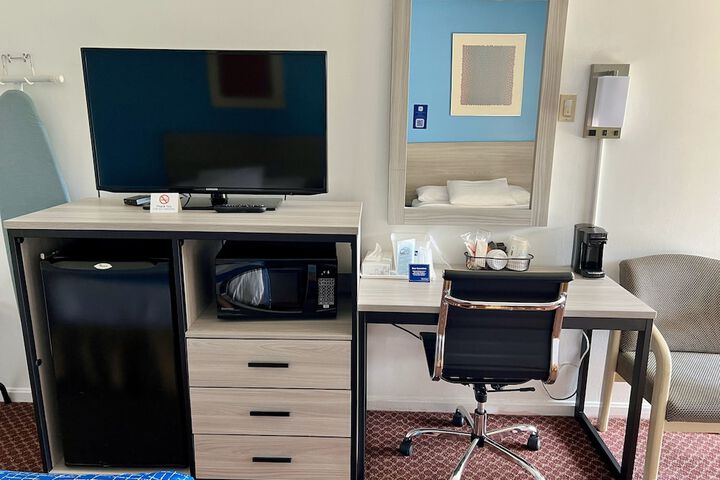 Room 25 of 51