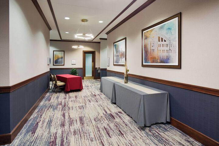 Sheraton St. Paul Woodbury Hotel