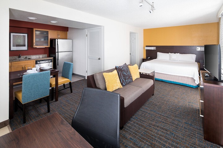 Room 13 of 29