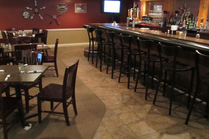 Lounge 76 of 92