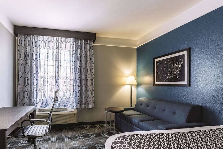 Room 14 of 30