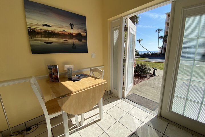 Coral Sands Inn