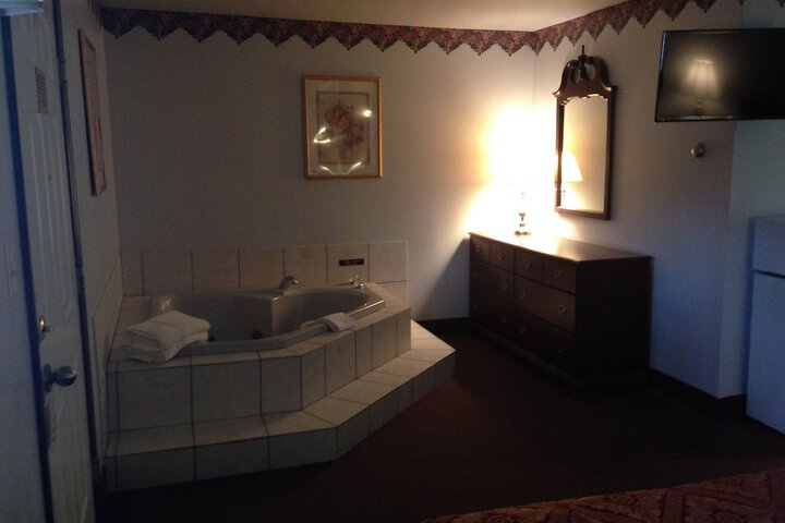 Room 33 of 42