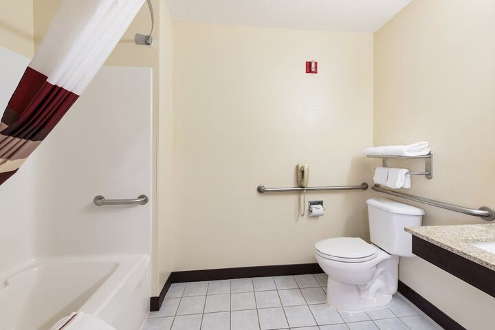 Room 30 of 32