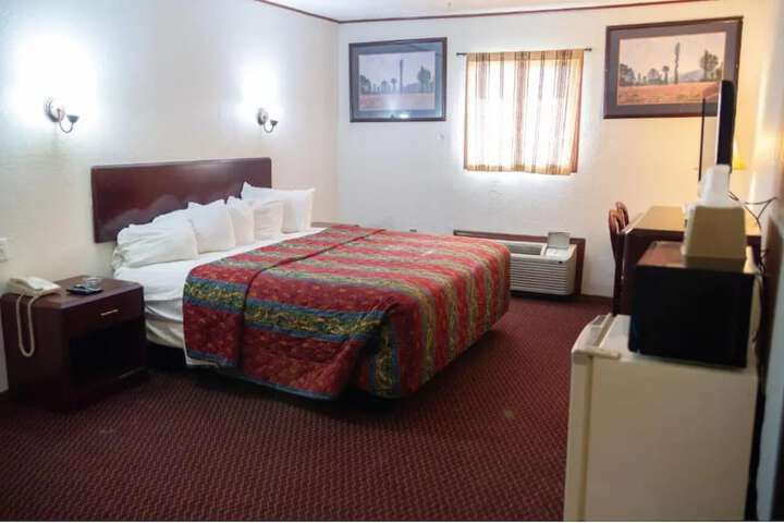 Room 6 of 15