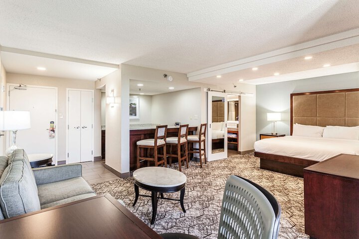 Room 32 of 67
