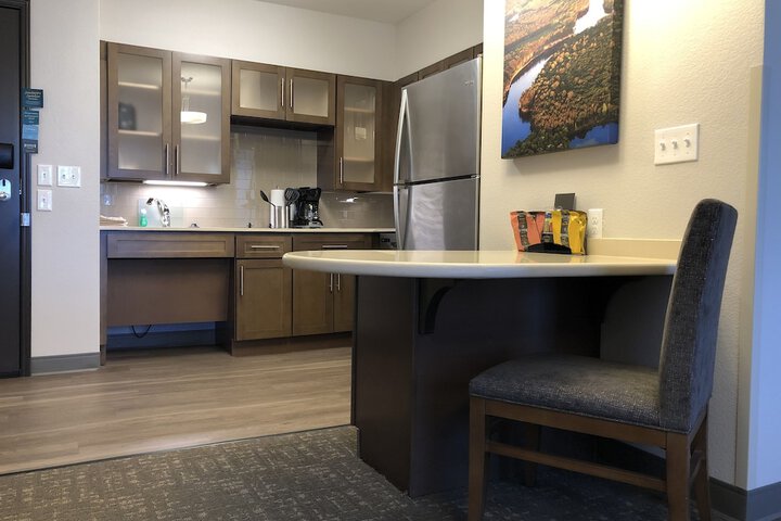 Staybridge Suites Wisconsin Dells - Lake Delton by IHG