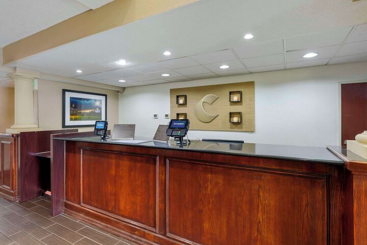 Hotel Interior 9 of 31